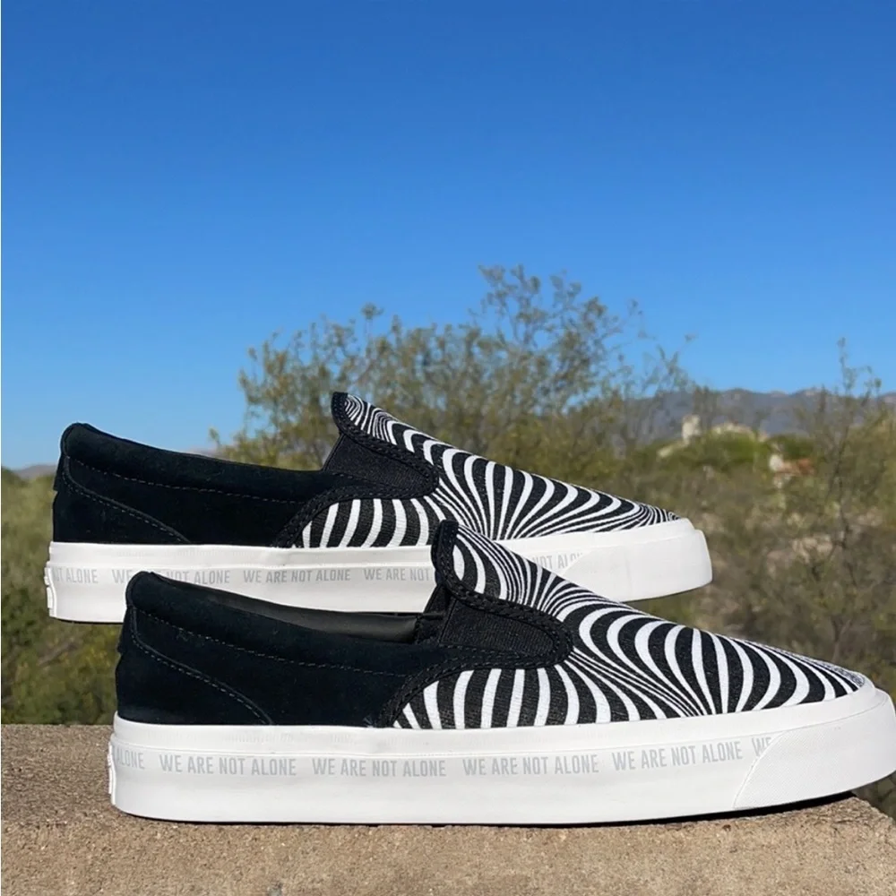 New Trippy Two Tone Psychedelic Converse One Star Slip On Sneakers - Picture 8 of 14